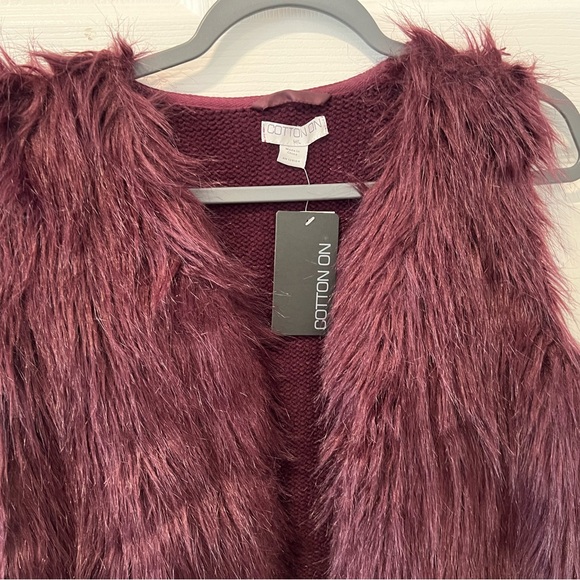 NWT Cotton On Women M/L Long Line Wine Color Sweater Vest Knit/Faux Fur Pockets - Picture 3 of 16